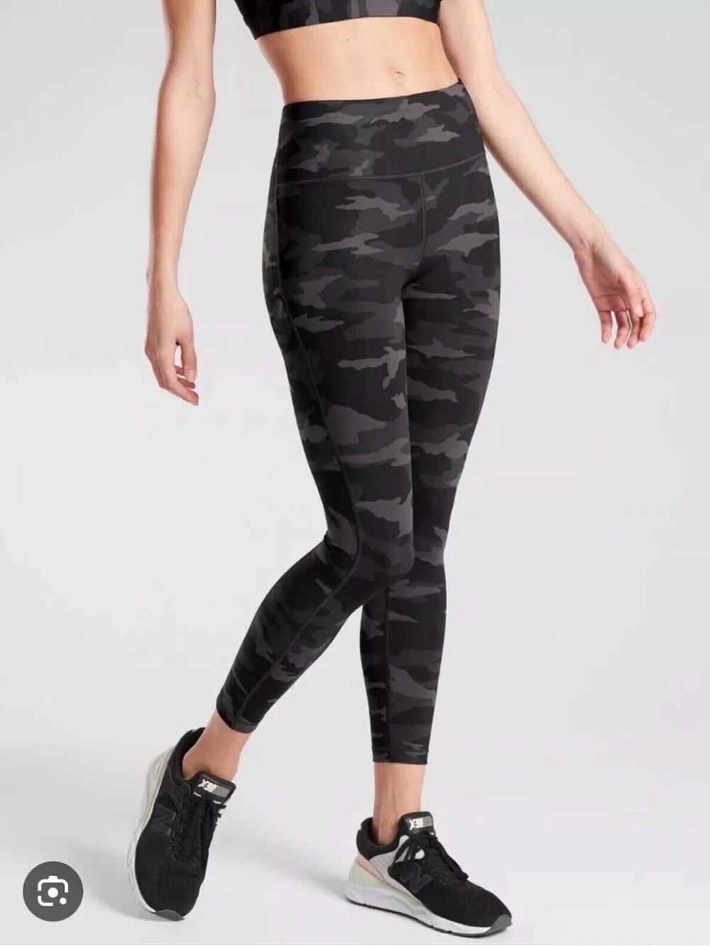 Athleta Ultimate Stash Pocket Camo 7/8 Tight Black Camo Small